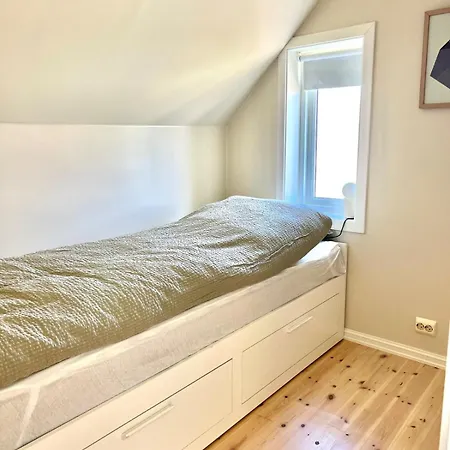 Апартаменты 4 Bedroom Newly Renovated *